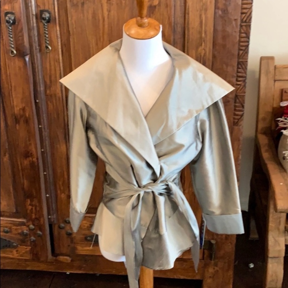 Beautiful NWT textured classy showstopper - rich